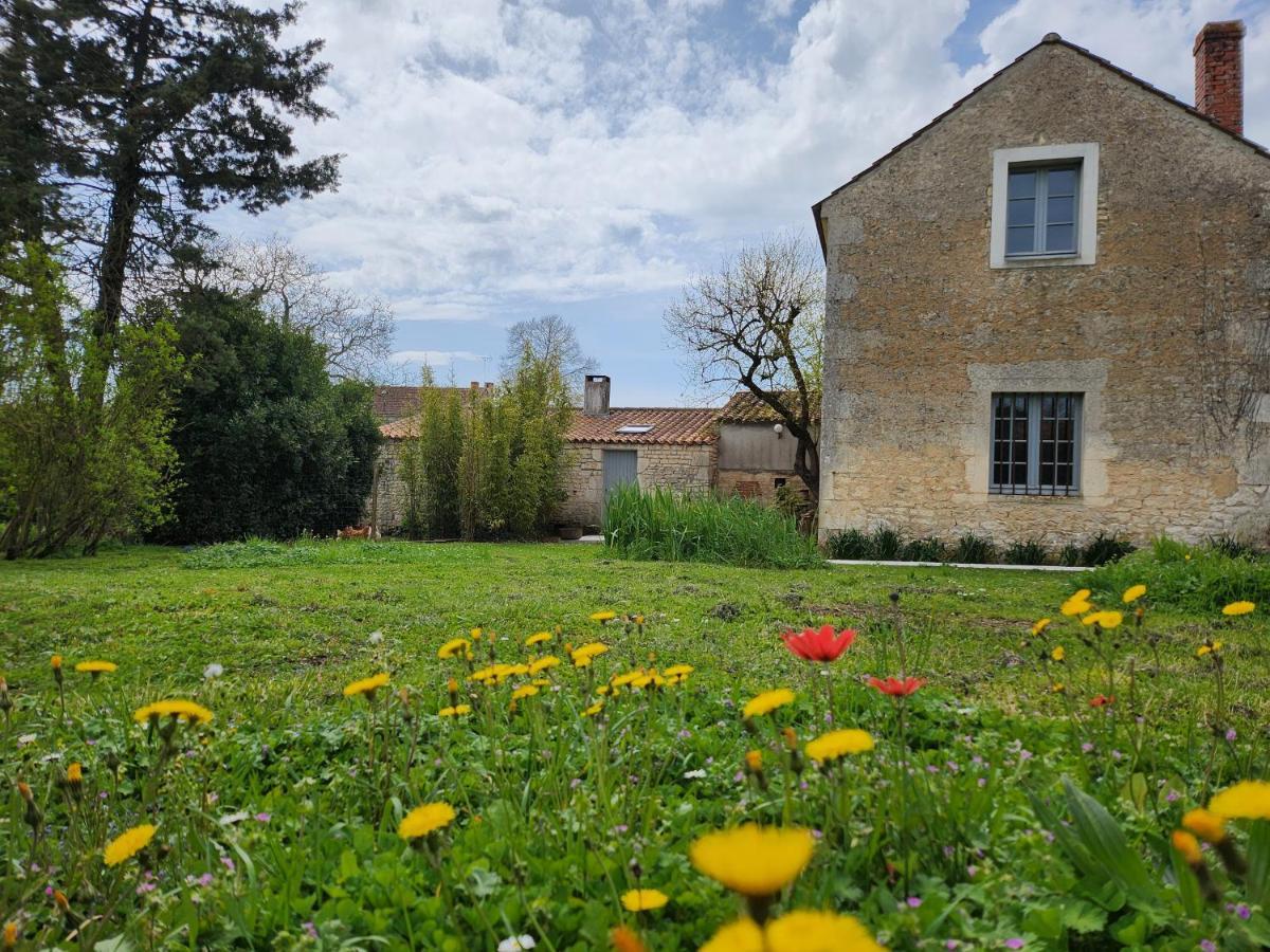 Maison Chaleureuse Et Familiale. Nalliers  Экстерьер фото